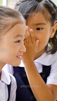 女の子の内緒話