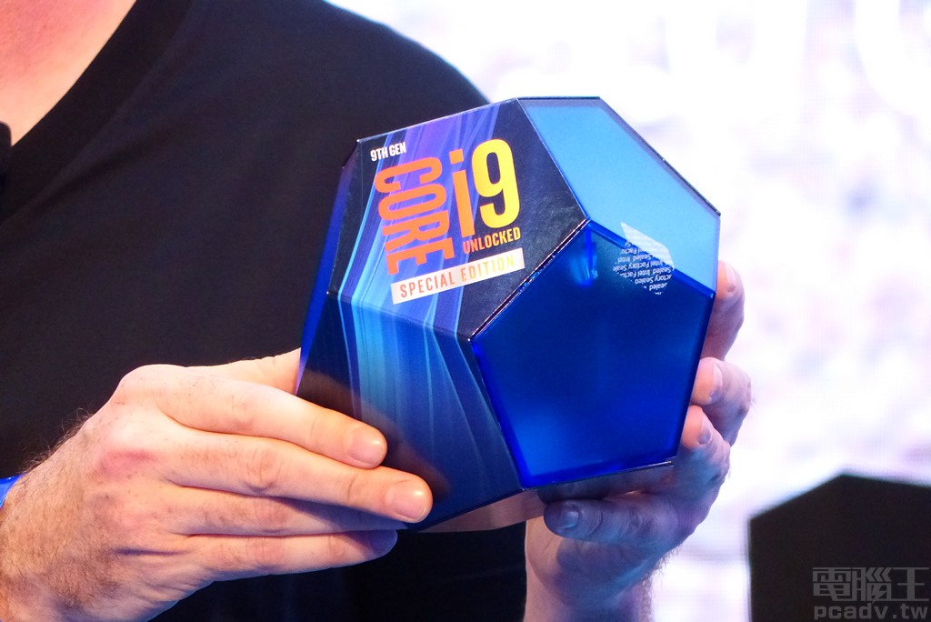 ▲ Core i9-9900KS 預計今年內上市，外盒包裝使用 Core i9-9900K 的多邊形壓克力球體，並額外加印 Special Edition 字樣。