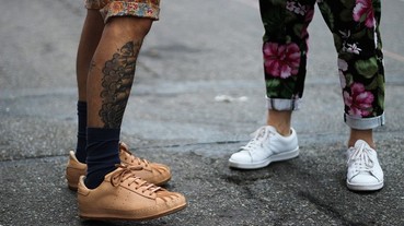 最火熱的潮鞋就在 2016 紐約時尚周 場外街拍揭露今年「最紅男鞋」