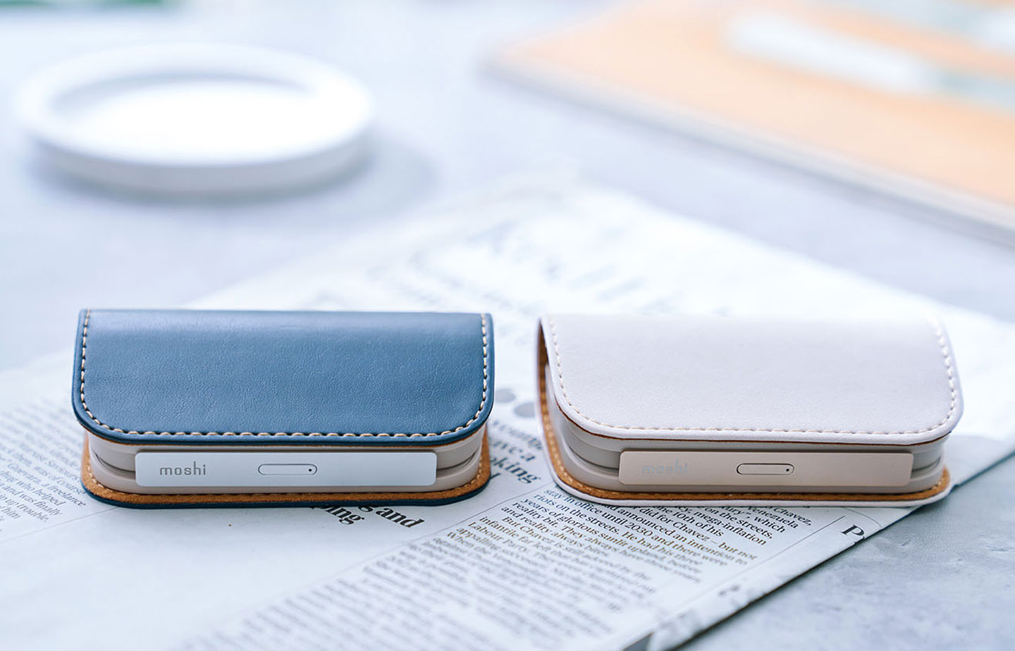 極度輕巧、自帶充電線的 moshi IonGo 5K 系列～不僅隨身攜帶無負擔，更是重度使用者的電力救星！