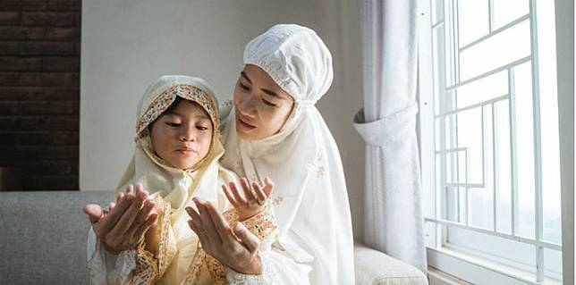 Ingin Anak Tumbuh Jadi Sholeh Jangan Lupa Baca Doa Dan Lakukan 7 Tips Ini Theasianparent Line Today