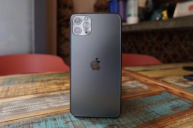 Iphone 11 Pro Max Full Review Triple Lens Camera An All Day