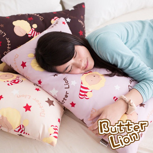 100%台灣製造，奶油獅正版授權 採用頂級珍珠棉可水洗、超澎柔 獨家花版家飾布料，觸感佳超耐髒 方形設計，居家搭配優雅舒適