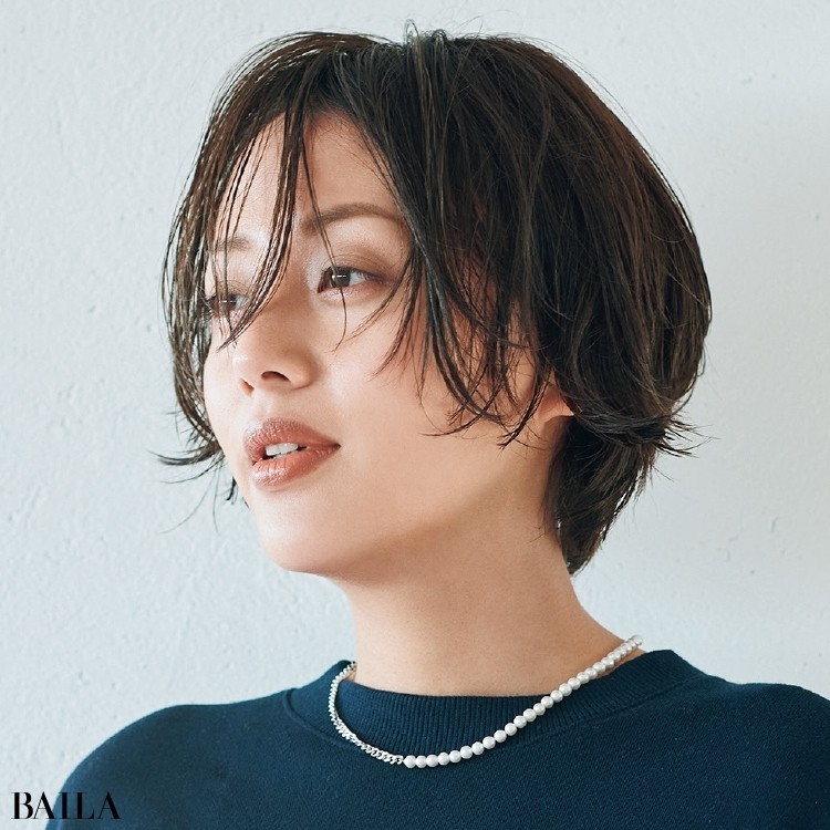 ショート 30代 40代大人の髪型 働く女性の好感度ヘア ウェットで魅せるニュアンスショート Baila News
