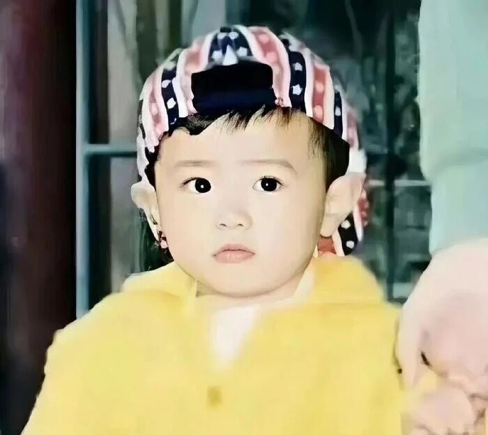 近期爆火男星的青澀舊照！鄧為、成毅風格差異大，陳哲遠、曾舜晞從小顏值就高！