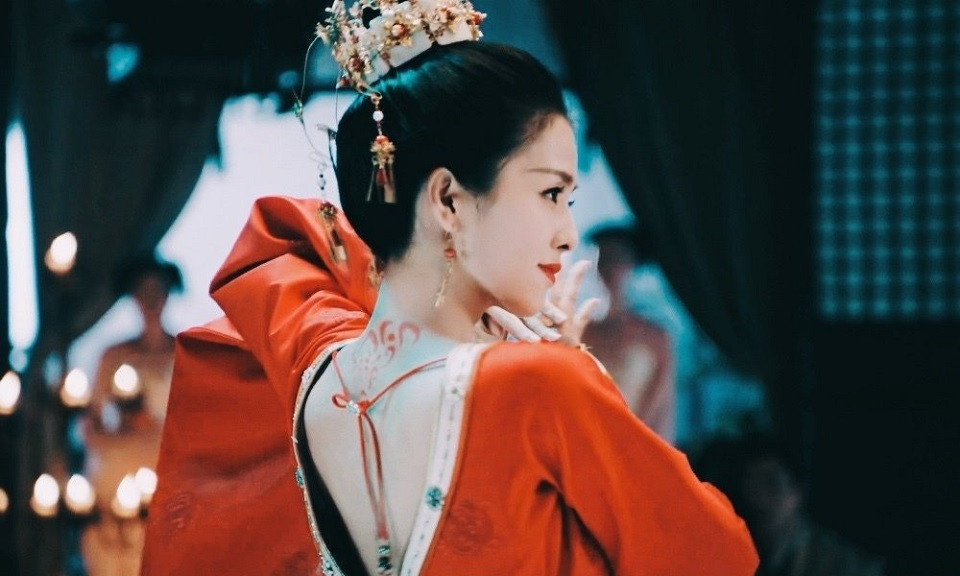 近期熱播古裝劇「紅衣美人」2：白鹿 飾演《九流霸主》龍傲一