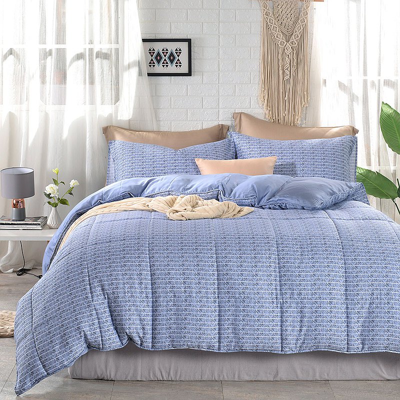 【商品特色】 ‧ 如蠶絲般細緻，光滑亮麗 ‧ 絲滑柔順，親膚不刺激 ‧ 抗菌防蟎，減少細菌滋生 ‧ 吸濕排汗機能，良好濕度調節 【銷售重點】 天然木漿纖維，親膚柔軟