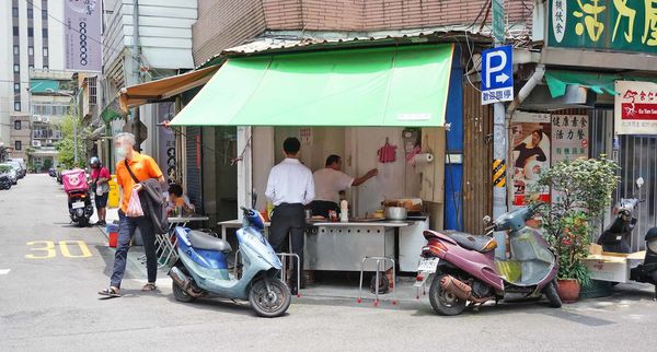 【台北美食】肉羹油飯-沒有店名沒有招牌的超低調美食小吃店