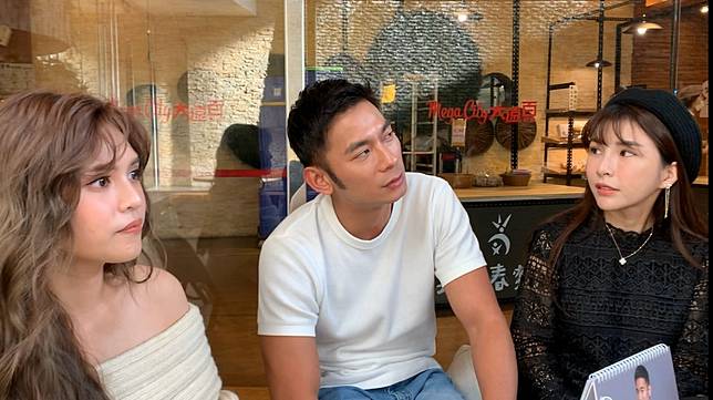 夏宇童（左起）、亮哲、LaLa蘇心甯出席愛心慈善月曆簽名會活動。記者陳慧貞／攝影