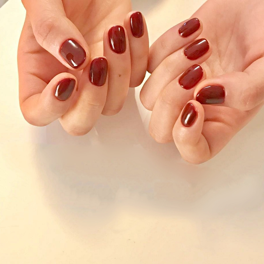 2020顯白純色美甲範本6：酒紅色