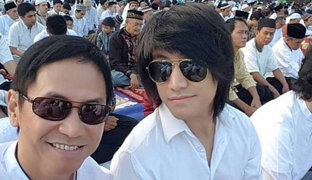 Gaya Kevin Aprilio Saat Salat Idul Fitri Dikritik Netizen