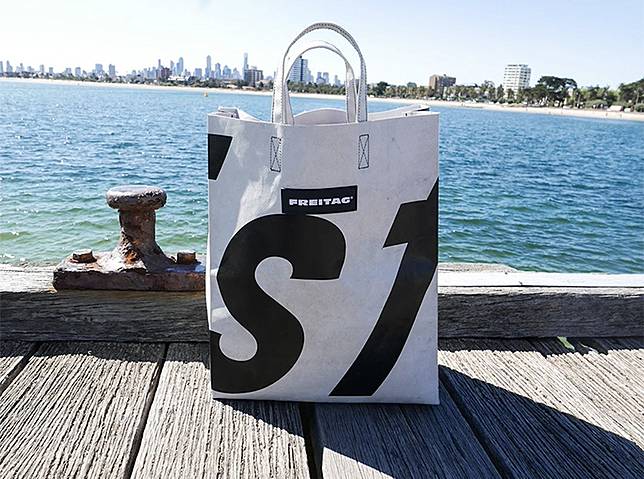 當卡車帆布 成為我們相遇的契機 瑞士環保國民包freitag This Moment Line Today