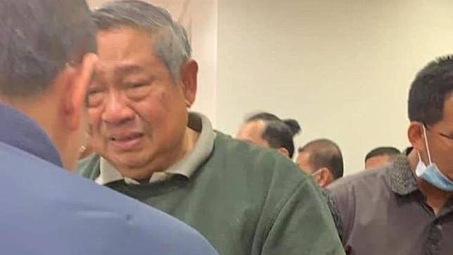 Susilo Bambang Yudhoyono (SBY) usai sang istri Ani Yudhoyono meninggal