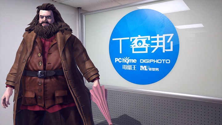 抓到的怪事後可以慢慢照，別急著在人多車多的地方開AR。 