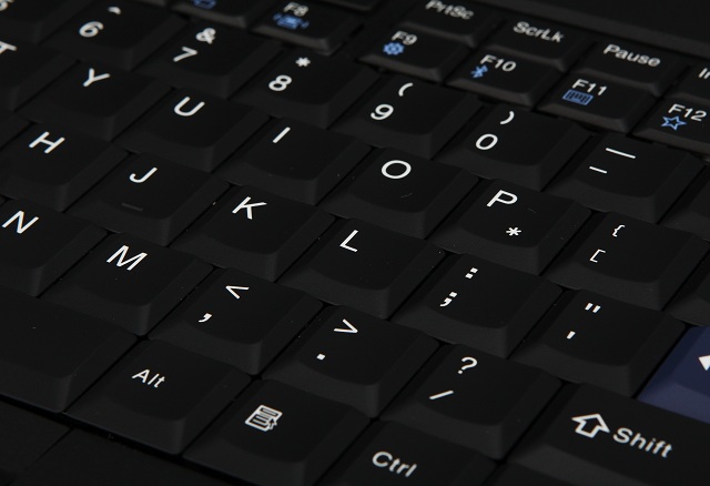 Lenovo ThinkPad 25 評測：復刻經典小黑，結合主流商務筆電特色