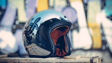 agnès b. b. cool 鏡面安全帽上市 b.