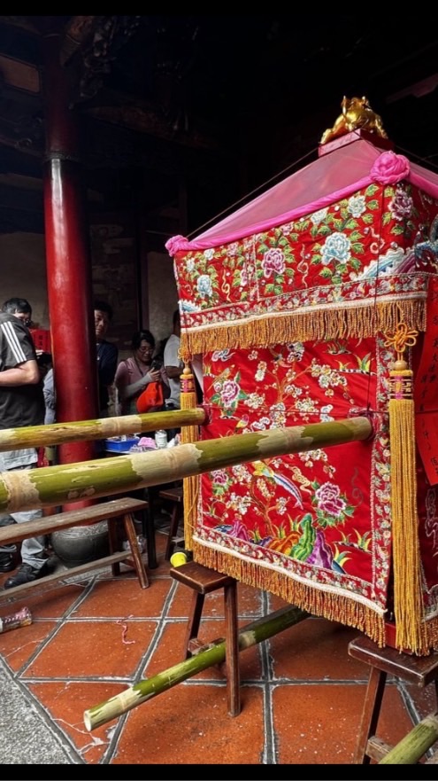 粉紅超跑旅遊團