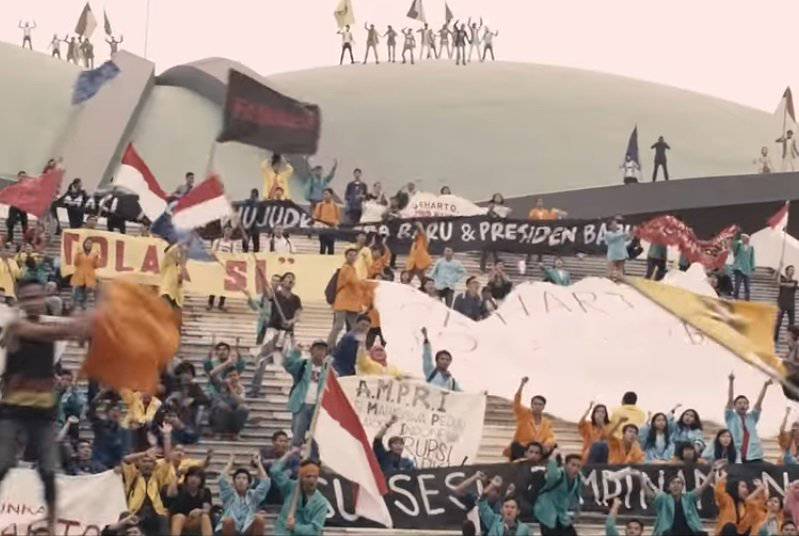 Sinopsis Film Di Balik 98 Pengorbanan Cinta Dalam Perjuangan Okezone Com Line Today