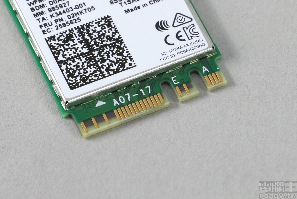 ▲ Wi-Fi 6 AX200 無線網路卡 M.2 介面插槽具有 Key A 和 Key E 缺口，不相容一般主機板提供 PCIe x4 通道的 Key M。