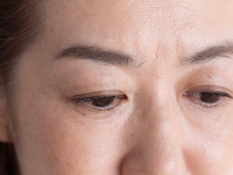 短い眉 生え際の白髪 シミetc 大人の悩みを解消するメイクの裏ワザ7選 プロ直伝