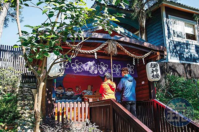 園區的日本神社，東洋味十足。