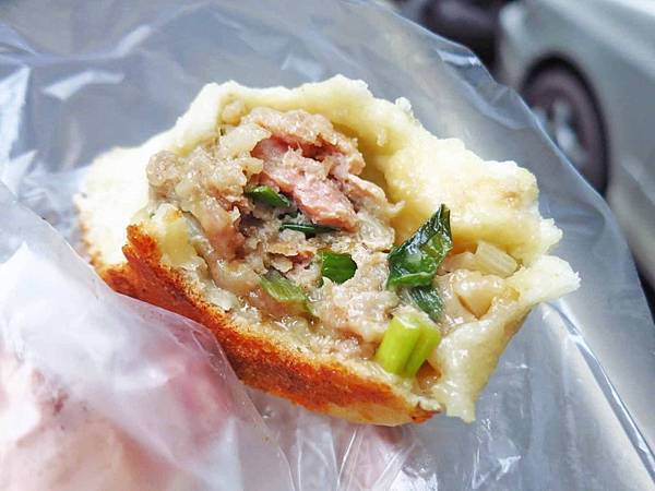 【蘆洲美食】港式阿郎鮮肉包-皮薄餡多會爆漿的水煎包 【蘆洲美食】港式阿郎鮮肉包-皮薄餡多會爆漿的水煎包