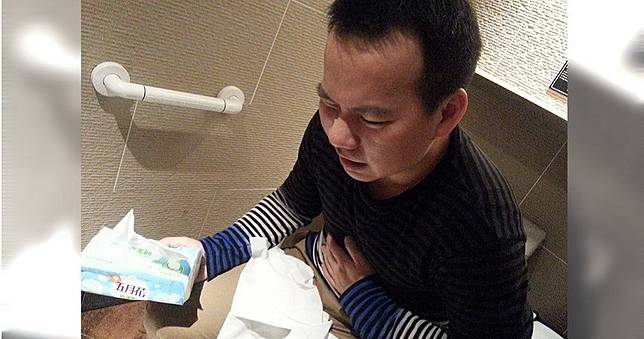 男長痔瘡17年不肯就醫　屁股「炸出屎血」慘死車內