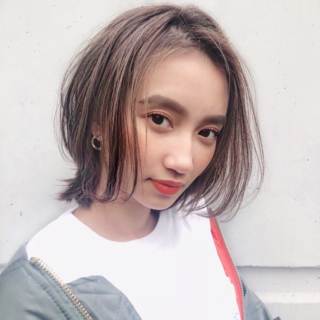 顔のパーツの悩みもヘアスタイルで解消