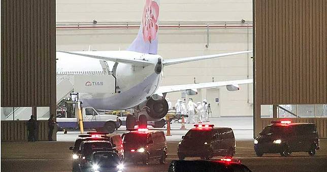 「我們都會好好的」華航包機返台　機長暖心廣播感動到噴淚