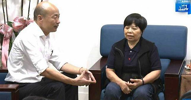 賣菜嬤陳樹菊挺韓　疑遭網軍毒舌批「老人智力不足」