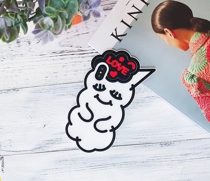 Candies的商品製作嚴謹，採用自家研製的矽膠材質Silicone Rubber， 特點是易定型、易清洗、防過敏、耐高溫、不含有害物質且可循環再製造， 通過國際FDA食品要求測試，環保與安全性高之餘