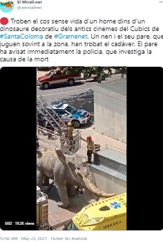 恐竜のレプリカ内部に転落し39歳男性死亡 落とした携帯を拾おうとしたか スペイン テックインサイト