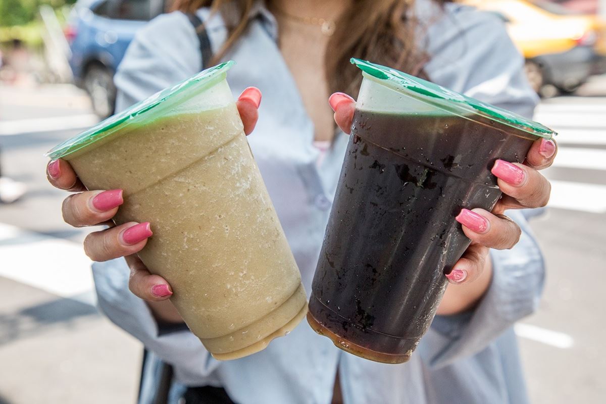 不只臭豆腐！老饕帶路「深坑老街」７必吃：最強雞屁股、豆腐麻糬、芋圓冰