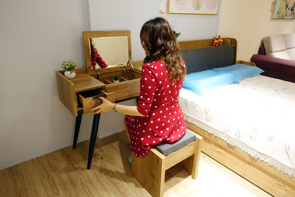 台北布沙發、台北獨立筒床墊-寄居蟹家具館，客製化布沙發訂做，沙發內材保固5年、表布保固一年，工廠直營價且教導風格佈置的台北家具館