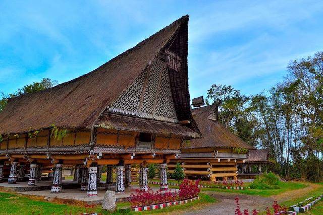 Rumah Adat 34 Provinsi Di Indonesia Lengkap Foto Dan Penjelasan Hops Id Line Today