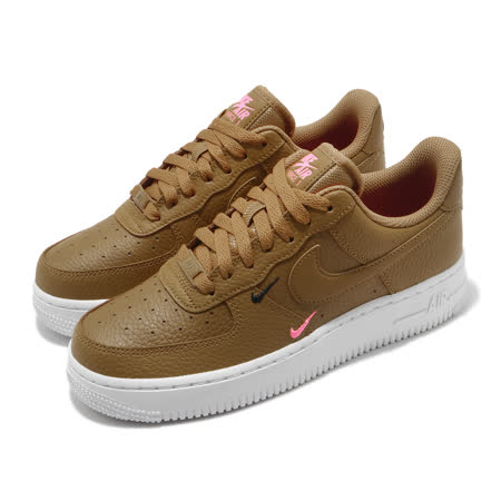 品牌: NIKE型號: CT1989-700品名: Wmns Air Force 1 07 ESS特點: 經典款 AF1 皮革 簡約 小勾勾 穿搭 棕 白