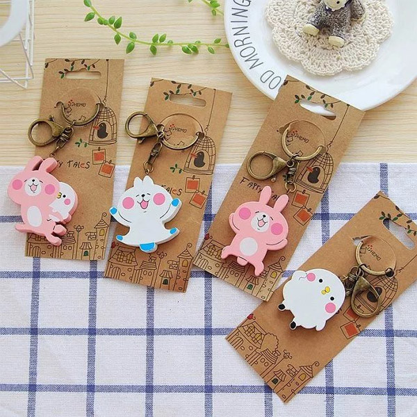 可愛的卡赫那拉小動物 木質立體造型鑰匙圈 可掛在背包上,書包上 尺寸:長12cm*寬7cm*厚度約4.5cm(依實際款式尺寸為主)