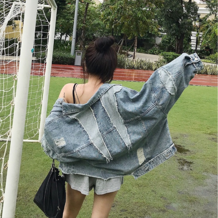 ▼SIZE▼M 胸围126 袖长65 衣长58 L 胸围130 袖长66 衣长59 XL 胸围134 袖长67.5 衣长60◆備註：手工測量 單位：cm◆材質：牛仔單寧溫馨提示【如果你購買的商品較多，