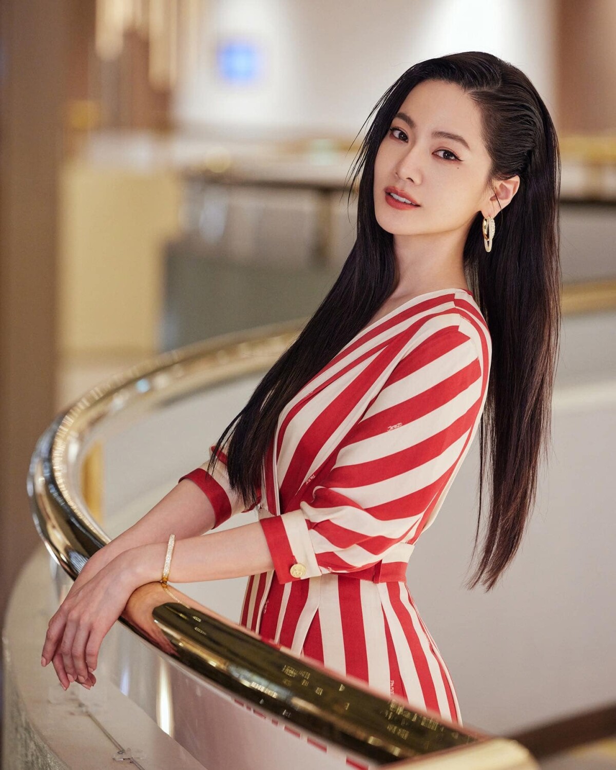 台灣女團成員現況！S.H.E成軍22年驚喜合體，劉品言接金鐘主持棒，李毓芬引發爭議？