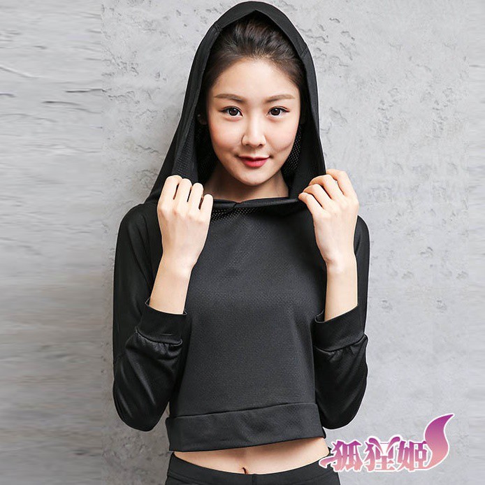 全網眼.透氣舒適運動.慢跑.瑜珈皆適宜品牌 : 狐狸姬產地 中國性別 女色系：黑色系(商品圖檔顏色因電腦螢目設定差異會略有不同，以實際商品顏色為準)內容物：一件短版網眼連帽短版上衣(共一件)，不含模特