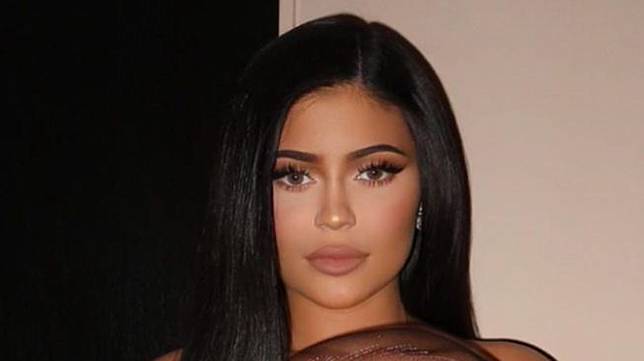 Kylie Jenner Murka Dituding Bohong Hingga Gelar Miliarder Dicabut Suara Com Line Today [ 361 x 644 Pixel ]