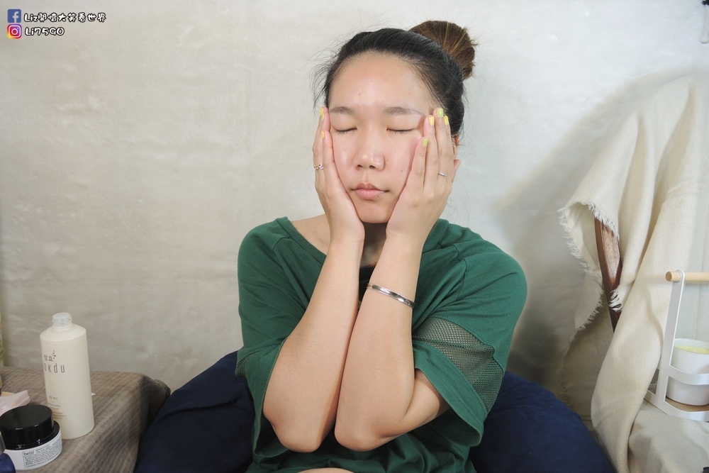 iHerbDSCN6402Liz開懷大笑看世界.JPG