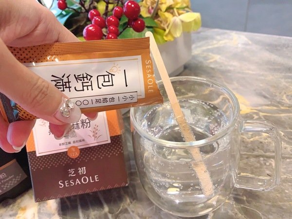 「芝麻粉」全家適用營養補鈣好幫手-芝初 Sesaole高鈣黑芝麻粉開箱分享