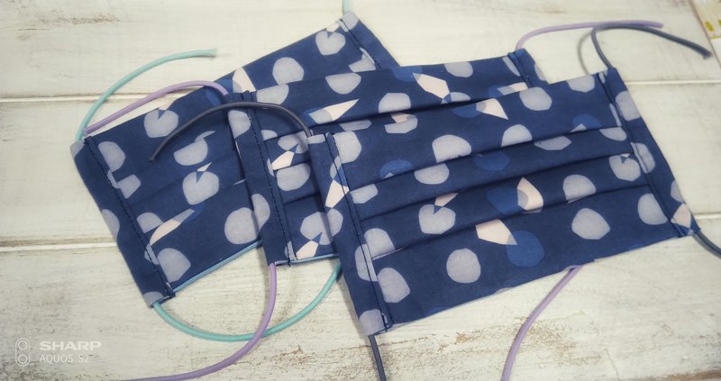 深藍幾何圖形立體式-內層韓國防空污認證布料棉質口罩
