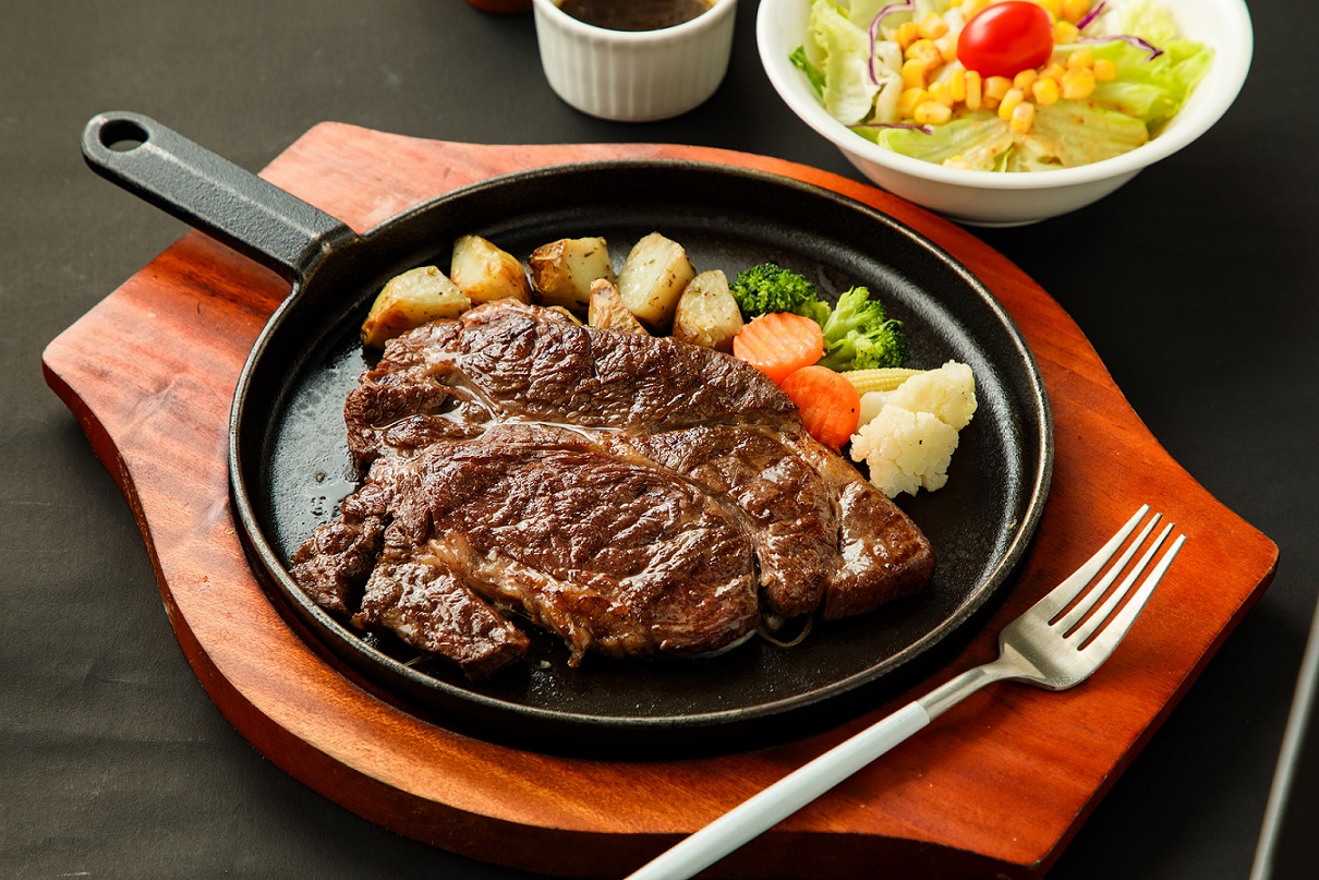 Global Mall板橋車站「一幻拉麵X胡同居酒屋」，品嚐最夯「吃多少算多少」秤重牛排