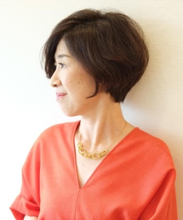 50代60代に合うショートボブ 美容師おすすめの髪型をリアルなモデル写真で紹介 ヘアカタログ ハルメク