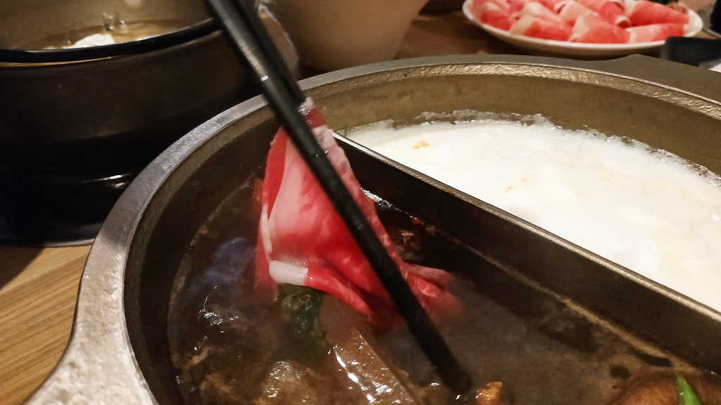 美食|推薦 高雄個人鴛鴦鍋姜一鼎 河堤店 ,超香超美味手工麻辣湯鍋及秘製麻辣鴨血90.jpg 美食|推薦 高雄個人鴛鴦鍋姜一鼎 河堤店 ,超香超美味手工麻辣湯鍋及秘製麻辣鴨血90.jpg