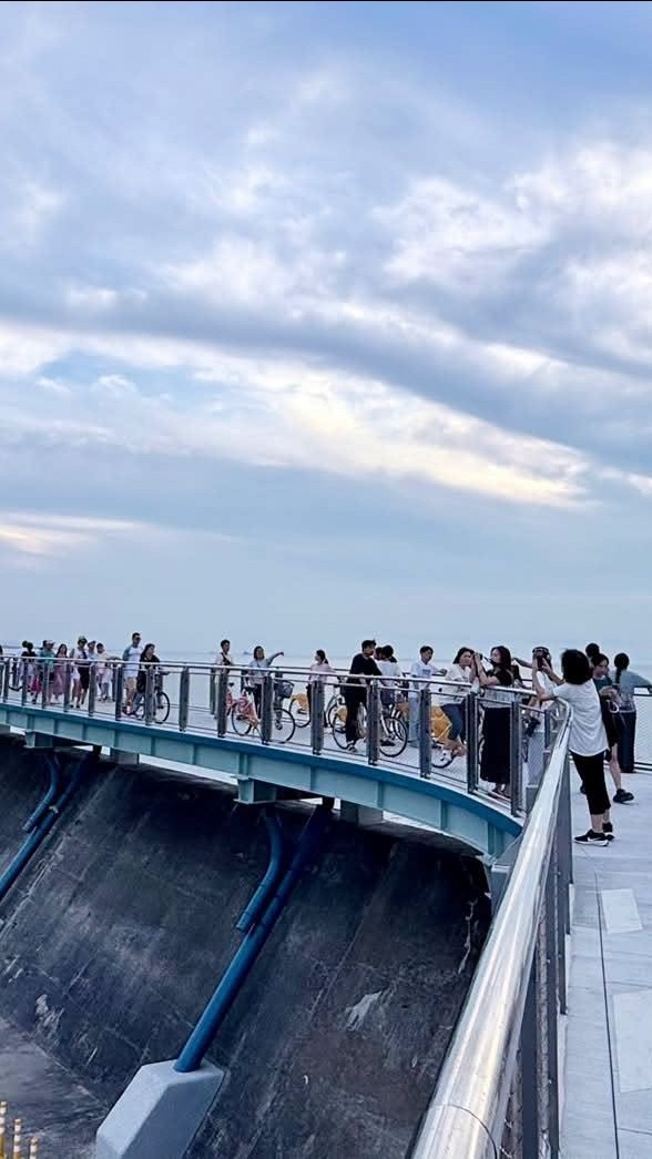 哈2026/08/21五 淡水海邊散步賞夕陽