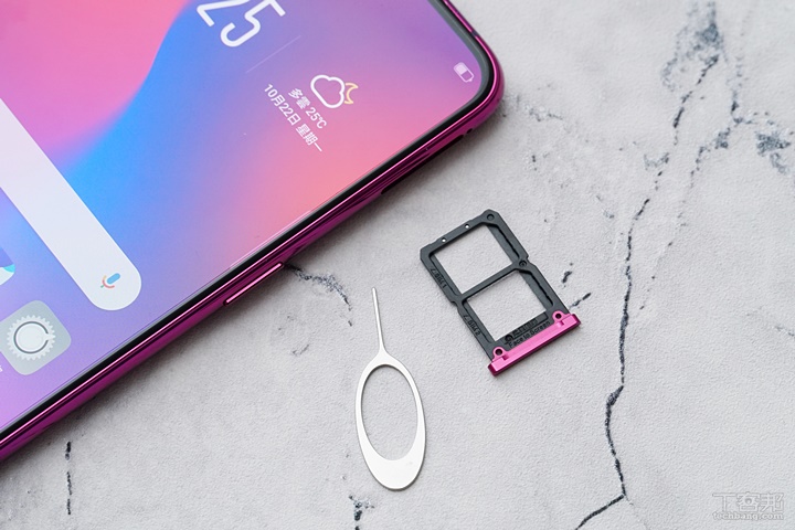 OPPO R17 開箱動手玩，跑分、拍照、續航力表現全都測