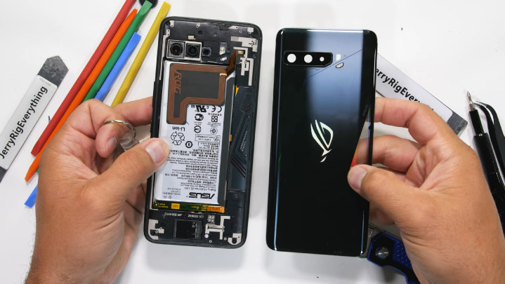 (169) ROG Phone 3 Teardown! - Is the 'Cooling' Inside Real ! - YouTube - 1 08.jpeg